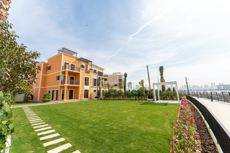 Dubai Sports City: Affordable Villas and Apartments for Families